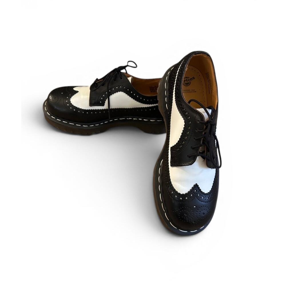 Doc Martens Black/White Brogues 3989, Classic Style
